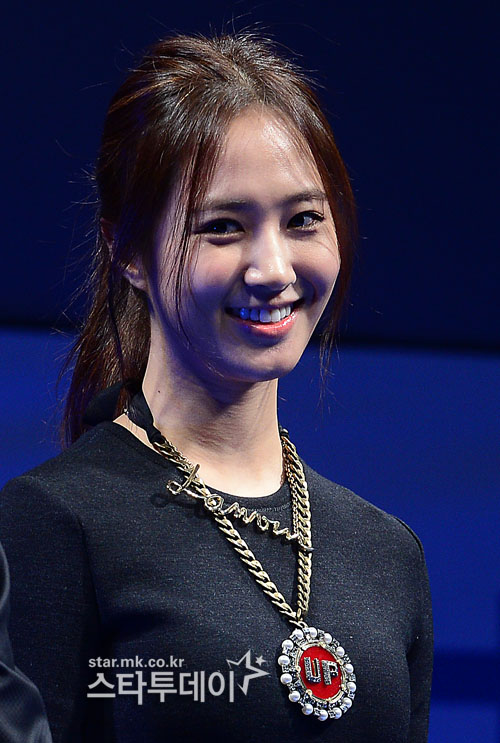 [PIC][30-09-2013]Yuri xuất hiện tại buổi họp báo ra mắt bộ phim "No Breathing" vào trưa nay Yuri35