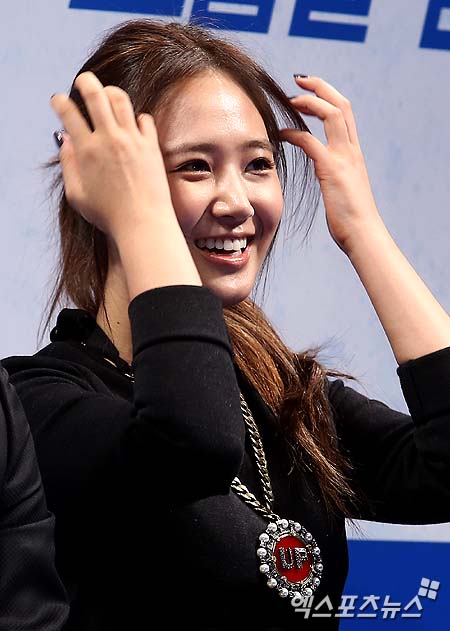 [PIC][30-09-2013]Yuri xuất hiện tại buổi họp báo ra mắt bộ phim "No Breathing" vào trưa nay Yuri60