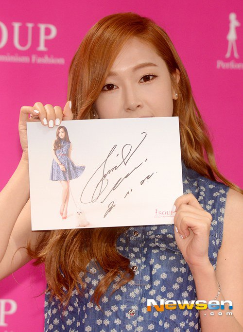 http://www.soshified.com/wp-content/uploads/2014/06/jessica29.jpg?30ab08