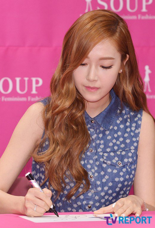 http://www.soshified.com/wp-content/uploads/2014/06/jessica57.jpg?30ab08