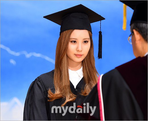 [140821] Seohyun — Ceremonia de graduación de Universidad Dongguk Seohyun1_1