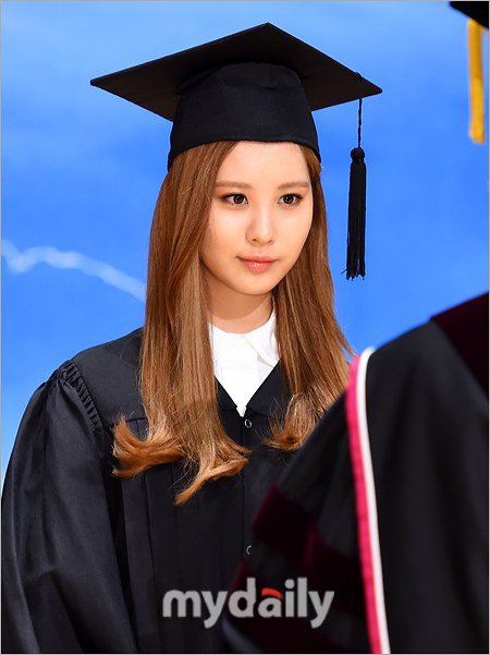 [140821] Seohyun — Ceremonia de graduación de Universidad Dongguk Seohyun2_1