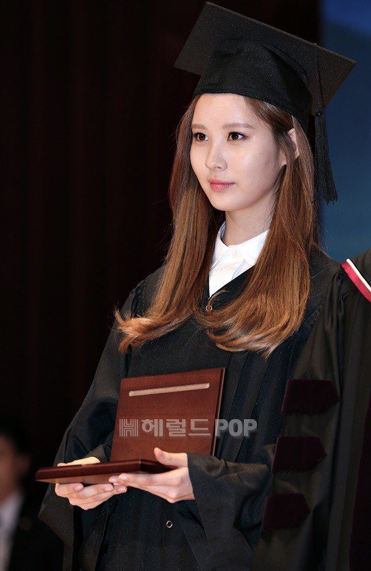 [140821] Seohyun — Ceremonia de graduación de Universidad Dongguk Seohyun7_1