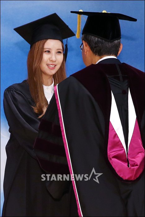 [140821] Seohyun — Ceremonia de graduación de Universidad Dongguk Seohyun9_1
