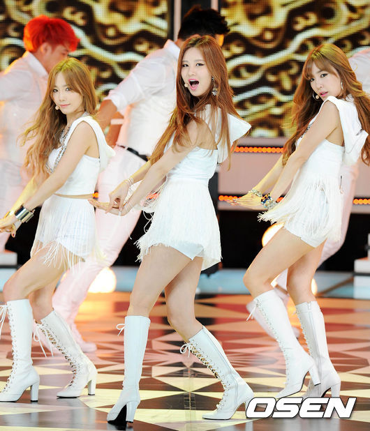 [140923] Girls’ Generation - TTS — "The Show" de SBS MTV Osen_20140923180105436