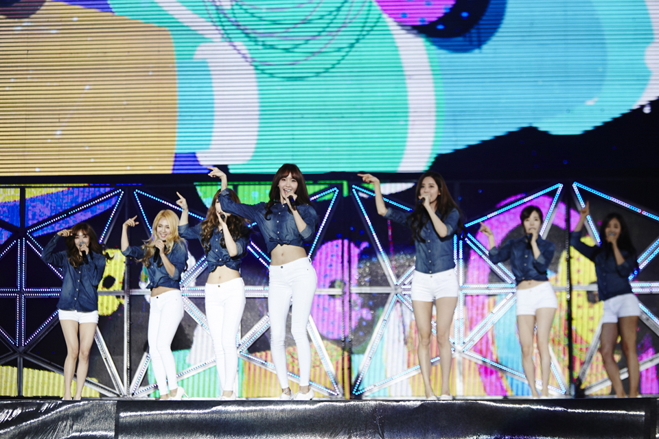 [141018] Girls’ Generation — "SMTOWN LIVE WORLD TOUR IV" en Shangai P194mbq1ig1je74971v2e1qtg1jc8h