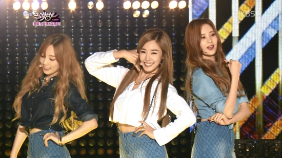 Girls’ Generation – TTS Presenta “Holler” y Gana Primer Lugar en “Music Bank” de KBS Ttshollermubank