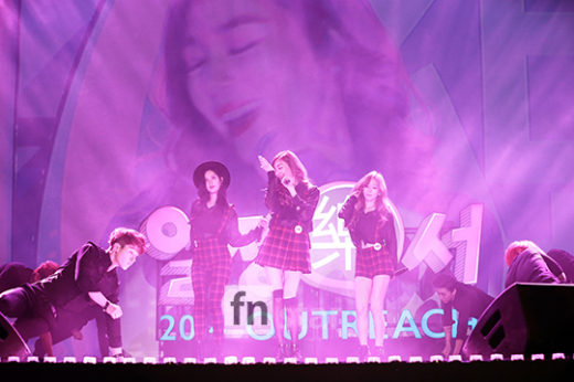 [141111] Girls’ Generation – TTS — “Samsung Group Passion Talk Concert” 201411112148310570_l