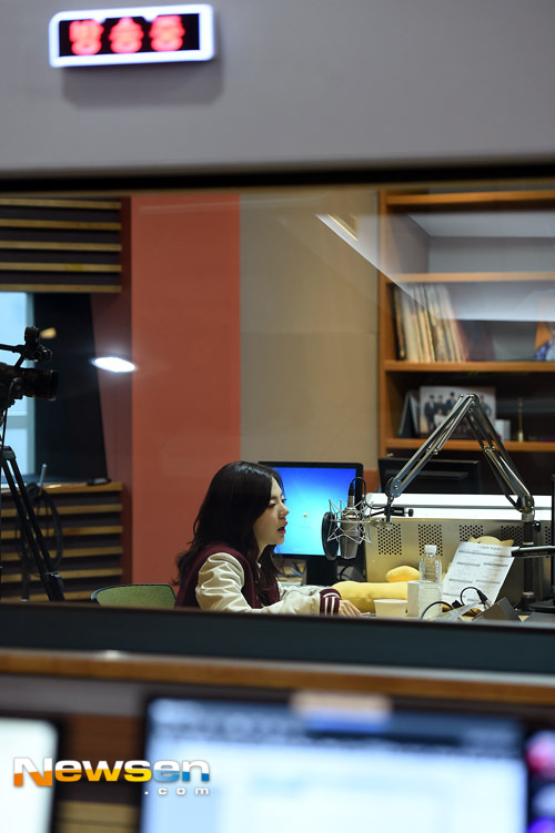 [141201] Sunny como DJ Especial de "Good Morning FM" Newsen_20141201092507338