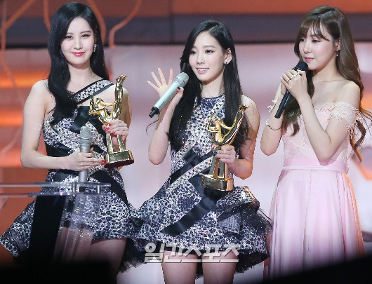 Girls’ Generation y Girls’ Generation – TTS Ganan Premio Bonsang en la 29ª Versión de los “Premios Golden Disk” 20150115012449