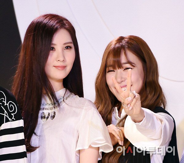 [150129] Taeyeon, Tiffany y Seohyun — Ceremonia de Apertura de “Fashion Kode 2015” Snsd8