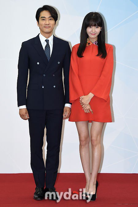 Yoona Asiste a la Ceremonia de Nombramiento al Embajador Nacional de Impuestos y Servicios Yoona10