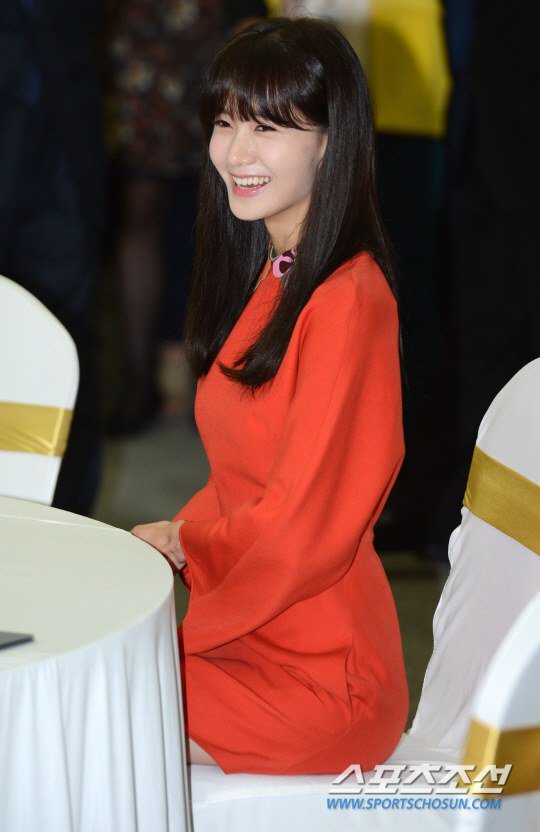 Yoona Asiste a la Ceremonia de Nombramiento al Embajador Nacional de Impuestos y Servicios Yoona24