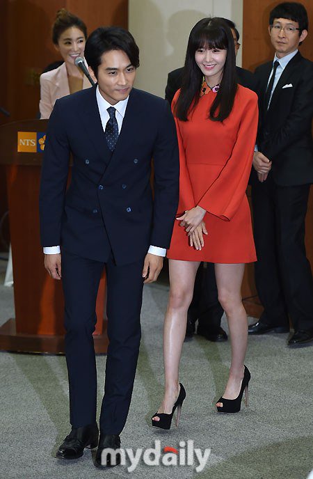 Yoona Asiste a la Ceremonia de Nombramiento al Embajador Nacional de Impuestos y Servicios Yoona9