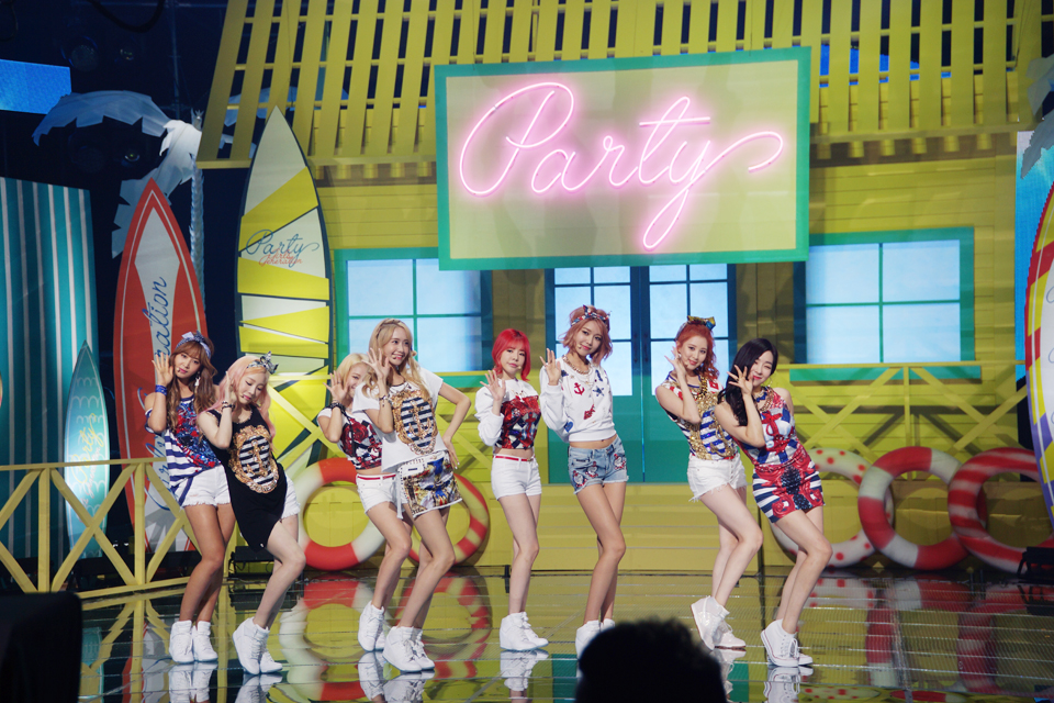 Girls' Generation vuelve a "Music Bank" con "PARTY" y "Check" P19prfdvdj1rchp96b8mseu3e1
