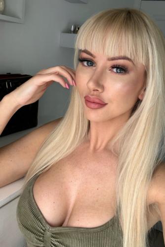 babestationt's Photo