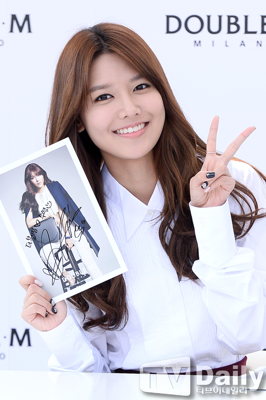 Sooyoung Attends DOUBLE-M Fansign Event