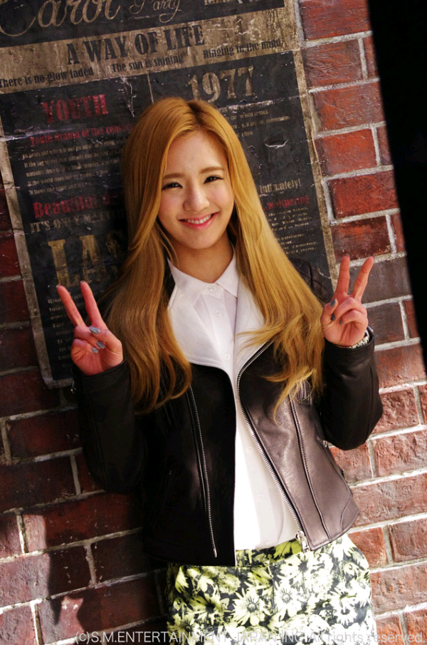 Hyoyeon-Japanese-Mobile-Fansite-Picture-kim-hyoyeon-31082324-600-905