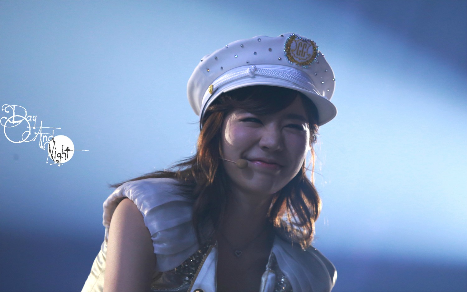 sunny asdf that eye smile