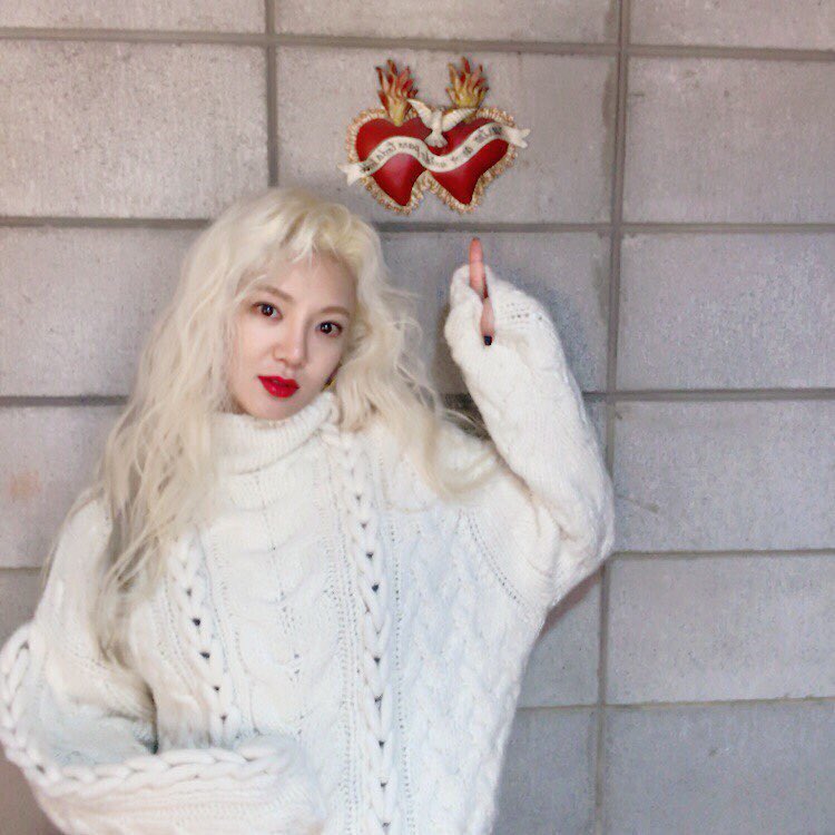 HYOYEON cosmpolitan