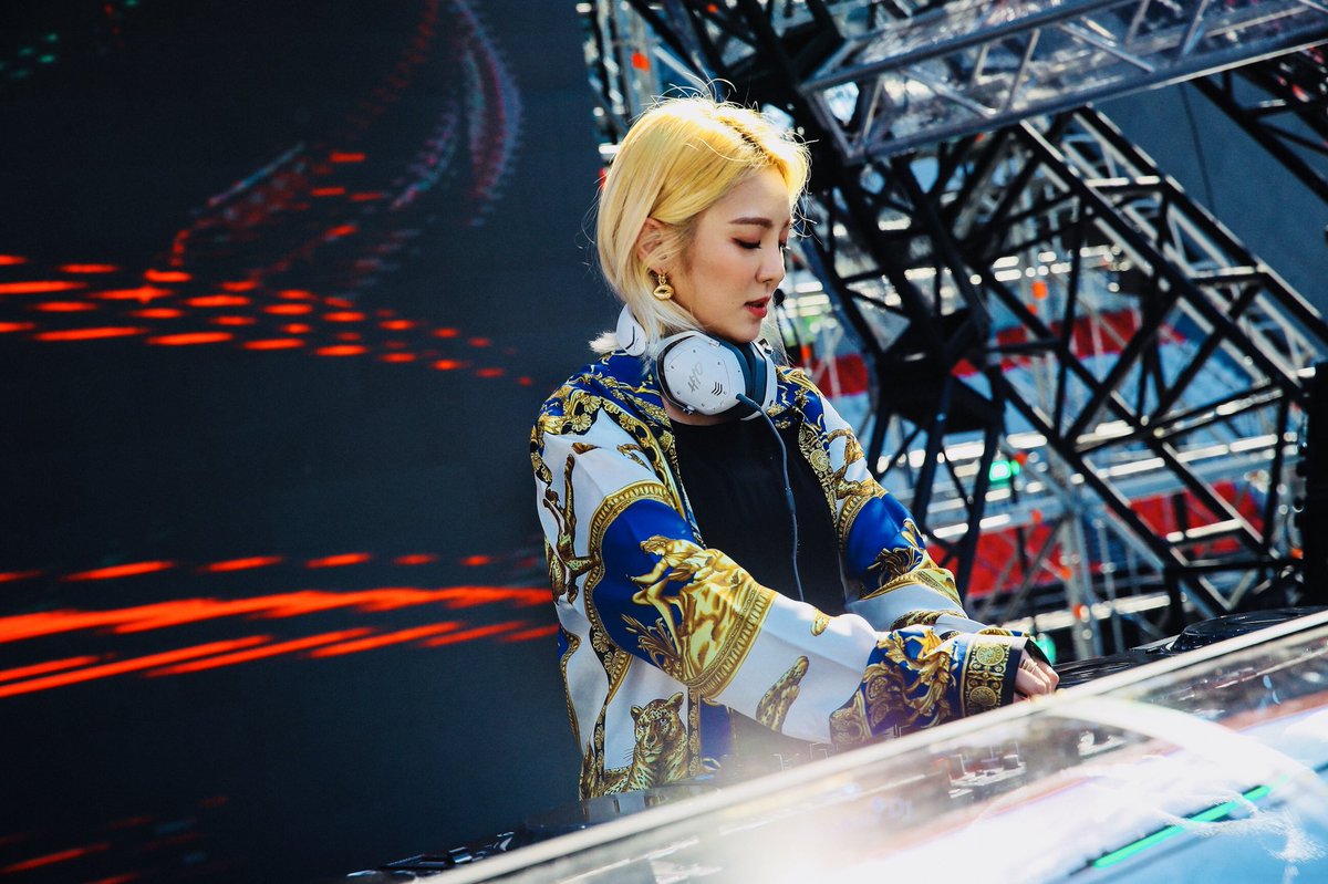 hyoyeon you dj